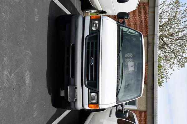 2007 Ford E-250 Cargo Van #3